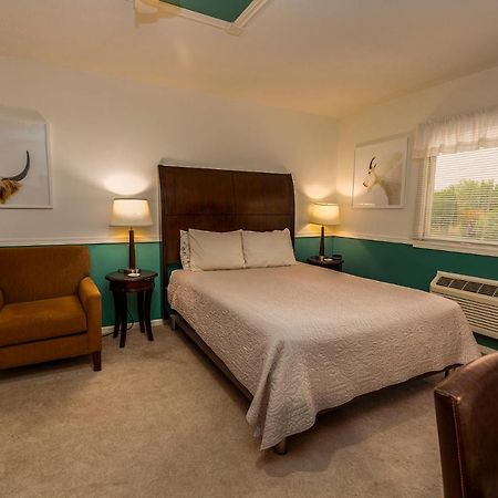Sweetgrass Inn Bed & Breakfast Рапид Сити Екстериор снимка