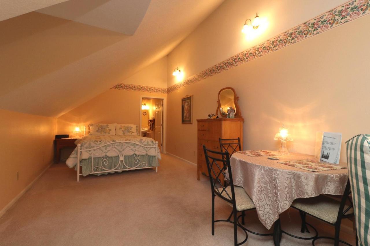 Sweetgrass Inn Bed & Breakfast Рапид Сити Екстериор снимка